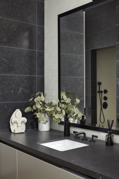 Черно-белый минимализм: квартира архитектора Петра Юшина