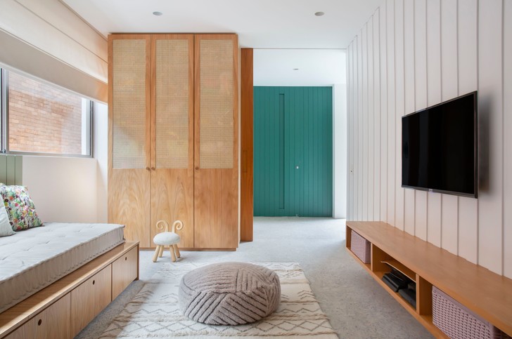 Дом в Рио-де-Жанейро с горкой на лестнице