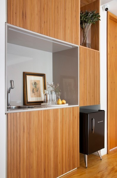 Дом в Рио-де-Жанейро с горкой на лестнице