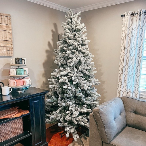 Как выбрать искусственную елку: 5 важных параметров