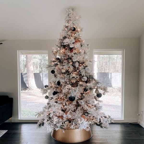 Как выбрать искусственную елку: 5 важных параметров