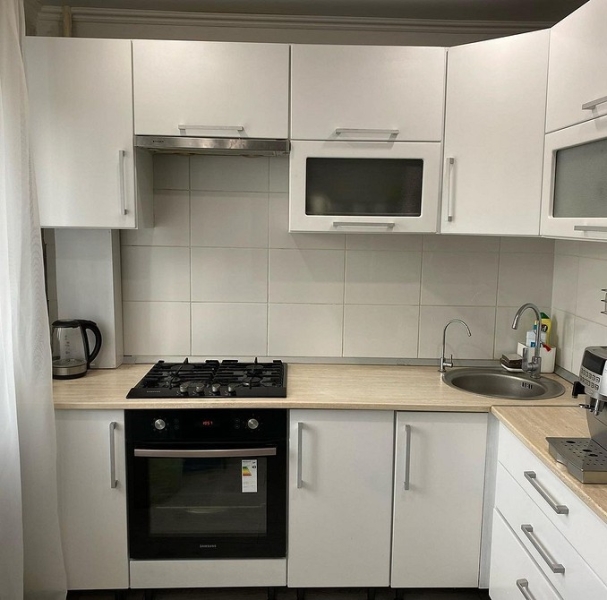 Красим фасад кухни в белый цвет своими руками: выбор краски, инструкция и примеры