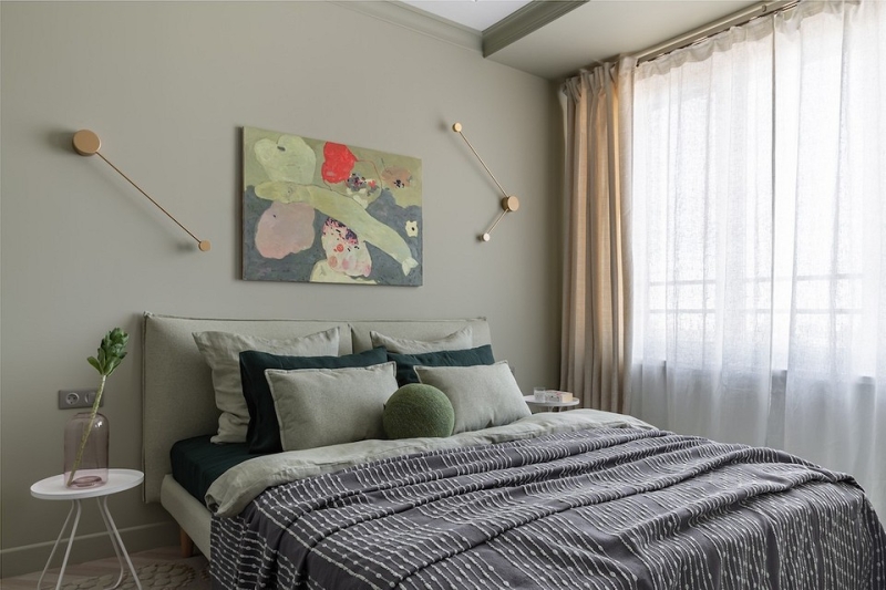 Квартира для семьи архитектора: как удалось оформить пространство сложной планировки