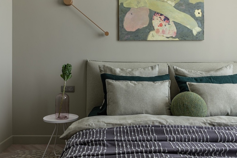 Квартира для семьи архитектора: как удалось оформить пространство сложной планировки