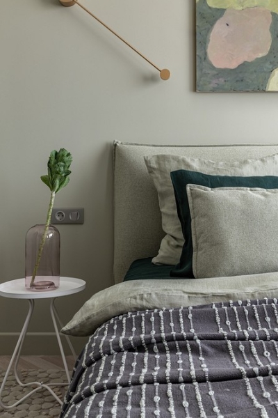 Квартира для семьи архитектора: как удалось оформить пространство сложной планировки