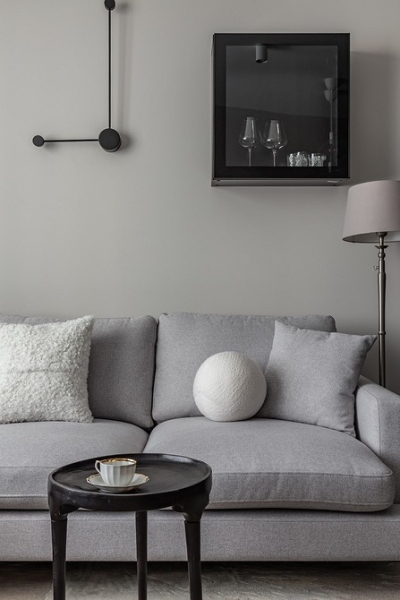 Квартира для семьи архитектора: как удалось оформить пространство сложной планировки