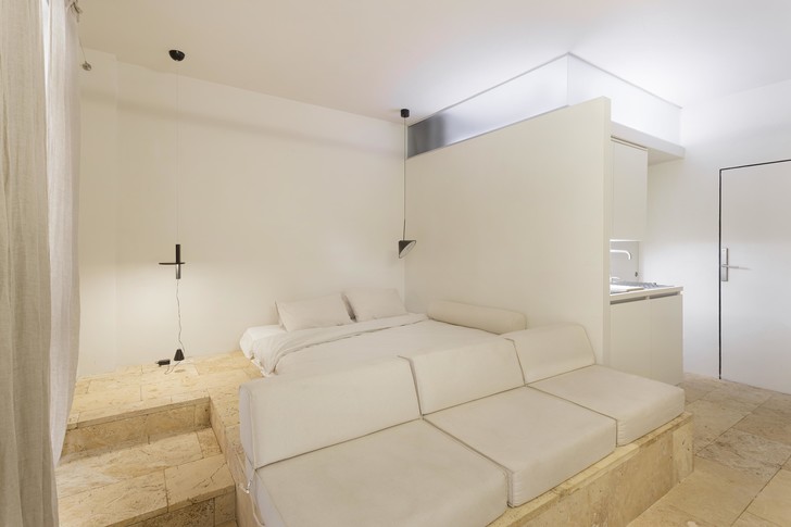 Квартира-студия 27 м² в песочных оттенках в Сочи