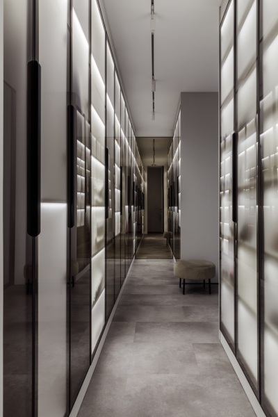 Монохромная квартира для флористов в Краснодаре