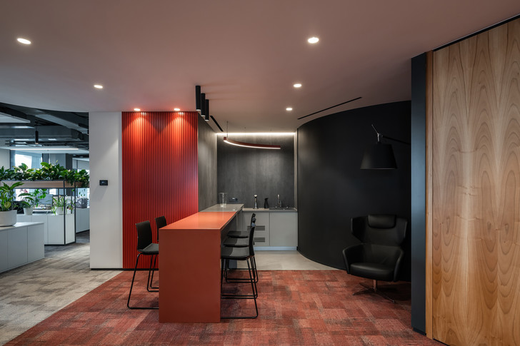 На контрастах: новый офис «Актион Девелопмент»