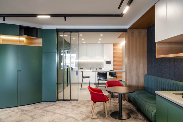 На контрастах: новый офис «Актион Девелопмент»