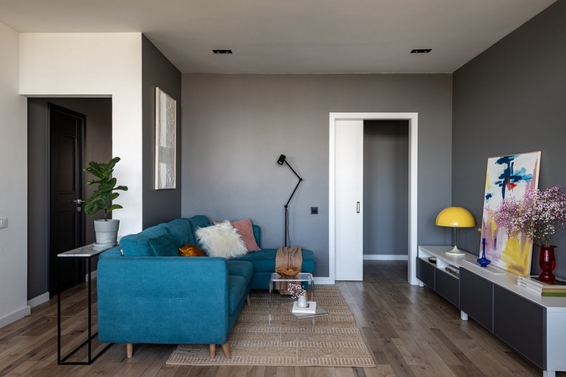 Нейтральная база и эффектный декор: как дизайнер оформила квартиру для семьи в Москве