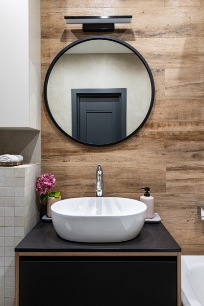 Нейтральная база и эффектный декор: как дизайнер оформила квартиру для семьи в Москве