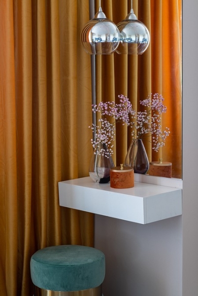 Нейтральная база и эффектный декор: как дизайнер оформила квартиру для семьи в Москве