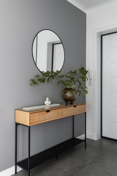 Нейтральная база и эффектный декор: как дизайнер оформила квартиру для семьи в Москве