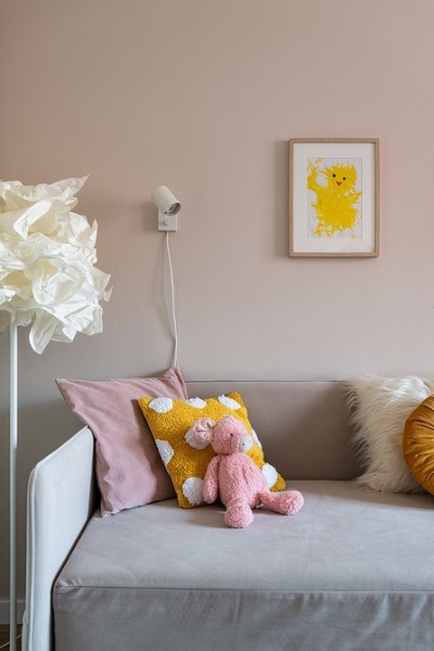 Нейтральная база и эффектный декор: как дизайнер оформила квартиру для семьи в Москве