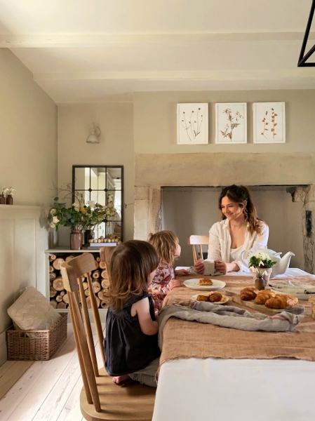 Семья отремонтировала дом, которому 500 лет, — вот что у них получилось