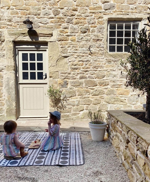 Семья отремонтировала дом, которому 500 лет, — вот что у них получилось