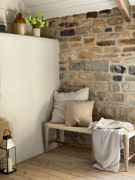 Семья отремонтировала дом, которому 500 лет, — вот что у них получилось