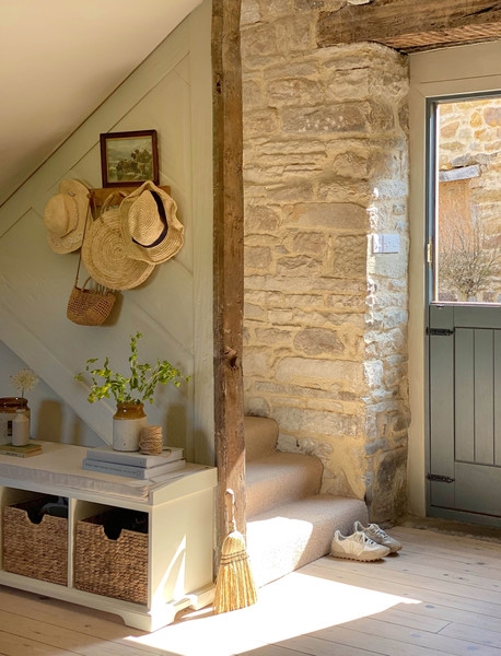 Семья отремонтировала дом, которому 500 лет, — вот что у них получилось