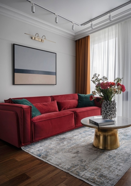 Светлая квартира 80 м² с яркими акцентами в Москве