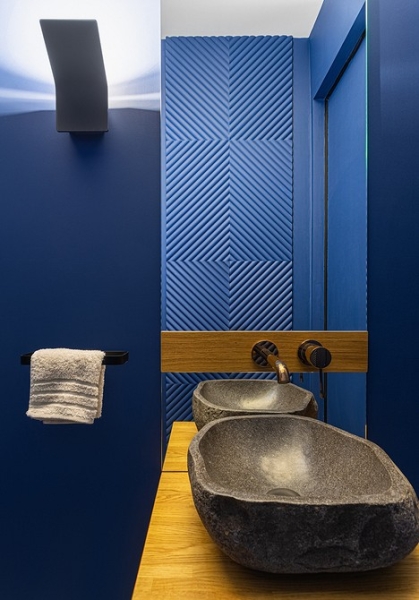 Уютно и функционально: двухкомнатная квартира 62 кв. м для девушки