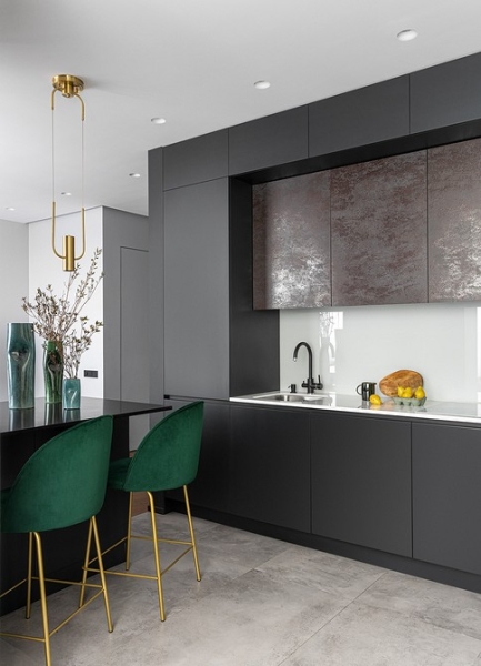 Уютно и функционально: двухкомнатная квартира 62 кв. м для девушки