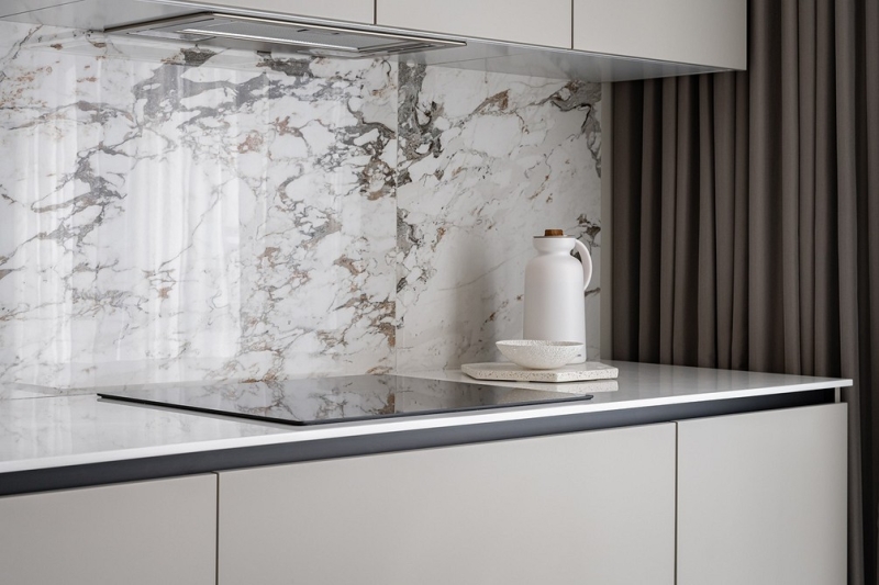 В стиле модерн: как дизайнер оформила студию 56 кв. м, которая выглядит просторно