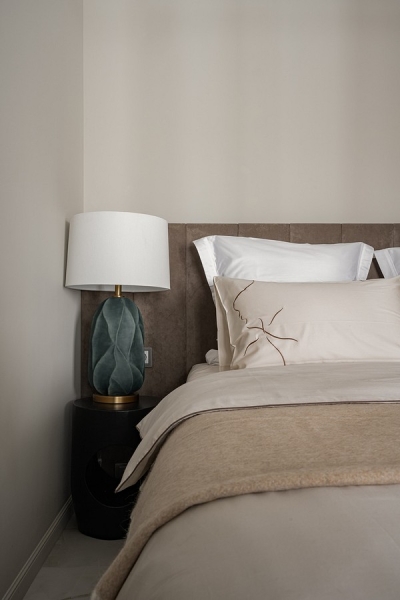 В стиле модерн: как дизайнер оформила студию 56 кв. м, которая выглядит просторно