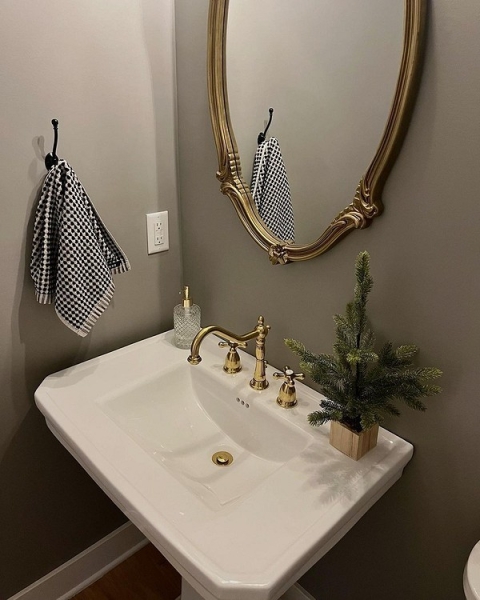 6 неожиданных идей для новогоднего декора ванной комнаты