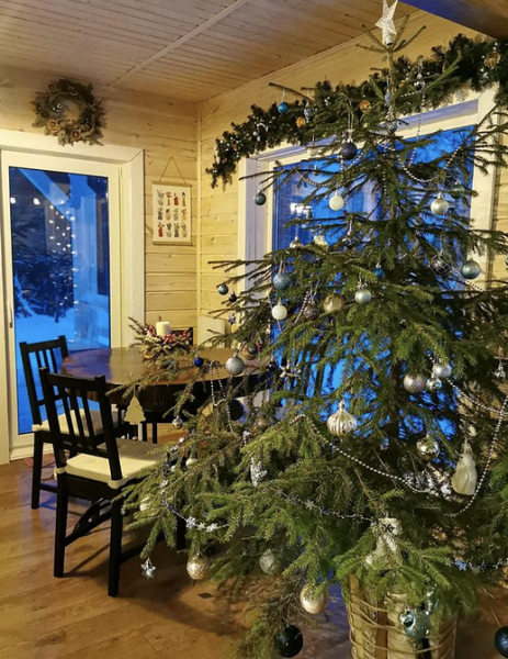 7 невероятных идей для украшения дачи к Новому году