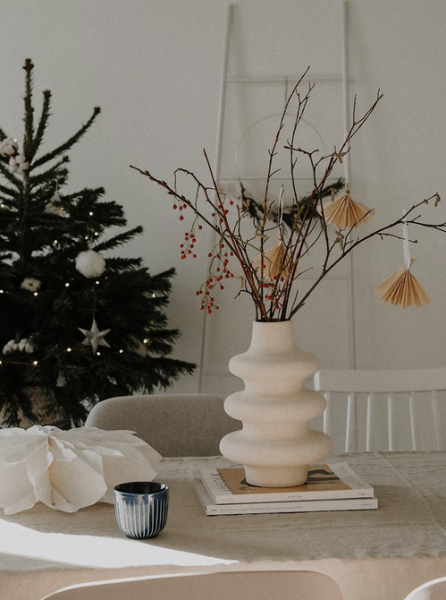 7 невероятных идей для украшения дачи к Новому году