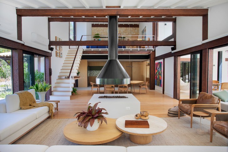 Дом под Рио-де-Жанейро с бассейном и необычной сауной