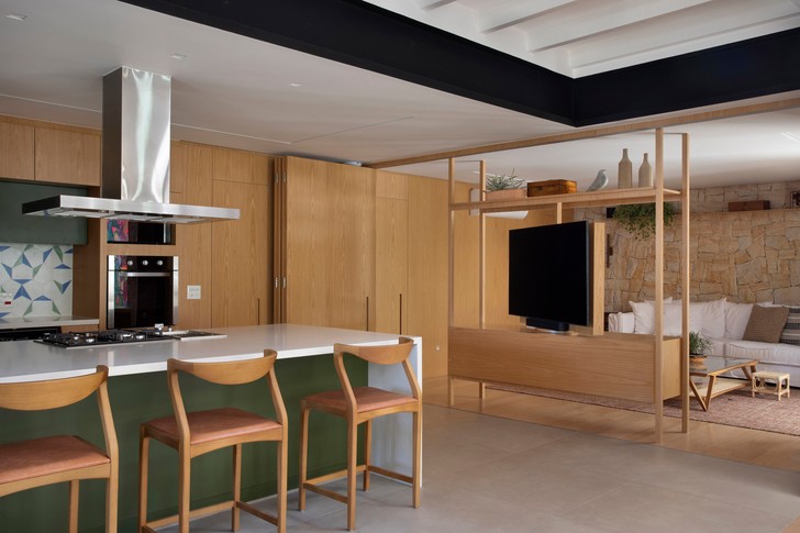 Дом под Рио-де-Жанейро с бассейном и необычной сауной