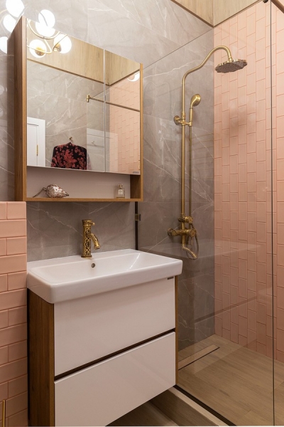 Двухэтажный дуплекс 75 кв. м с необычным интерьером для яркой хозяйки