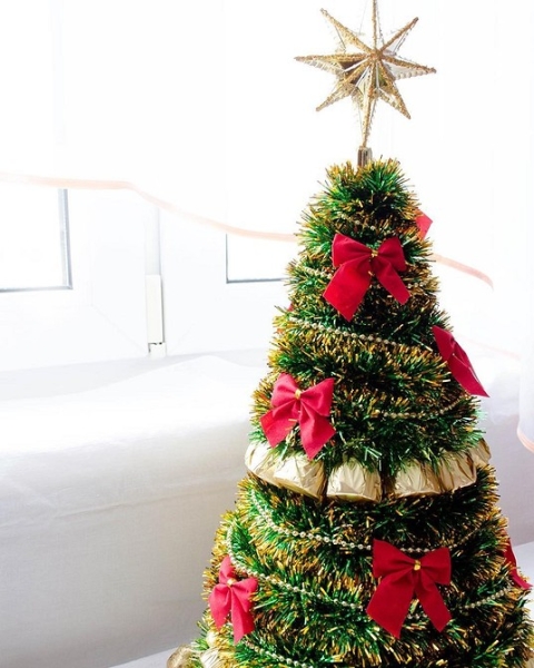 Елка из мишуры своими руками: идеи оформления и 5 пошаговых инструкций (36 фото)