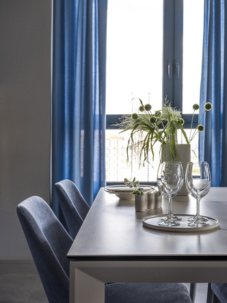 Этюд в синих тонах: двухкомнатная квартира в Москве