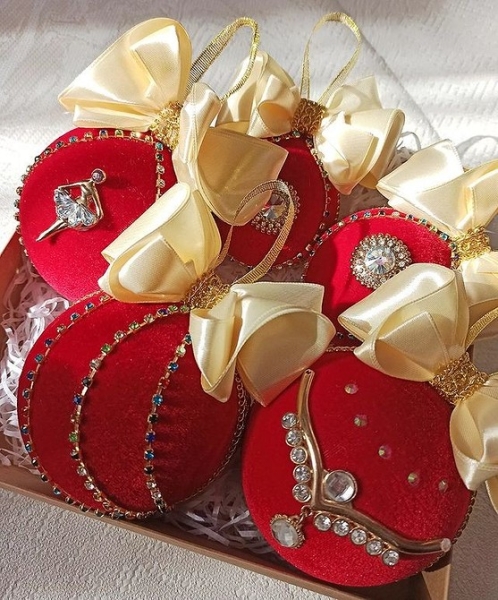 Игрушки на елку своими руками: 13 простых идей и 86 фотопримеров