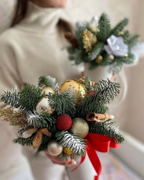 Как сделать новогодние композиции своими руками: идеи с видеоинструкциями и 62 фото