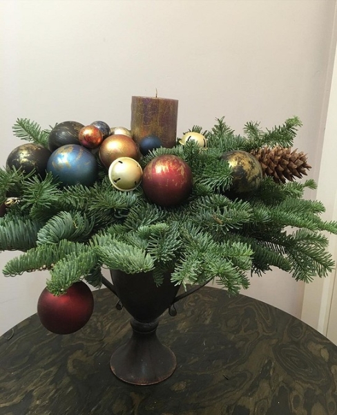 Как сделать новогодние композиции своими руками: идеи с видеоинструкциями и 62 фото