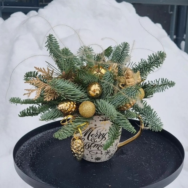 Как сделать новогодние композиции своими руками: идеи с видеоинструкциями и 62 фото