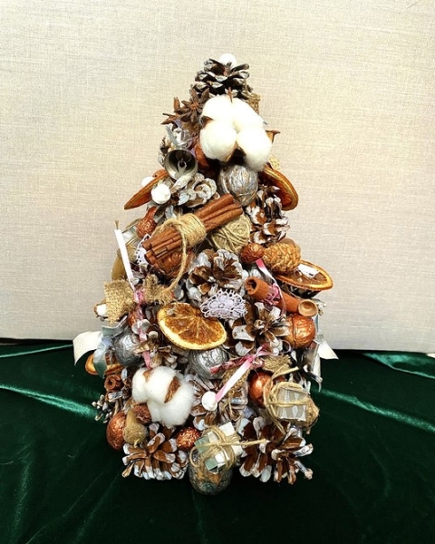 Как сделать новогодние композиции своими руками: идеи с видеоинструкциями и 62 фото