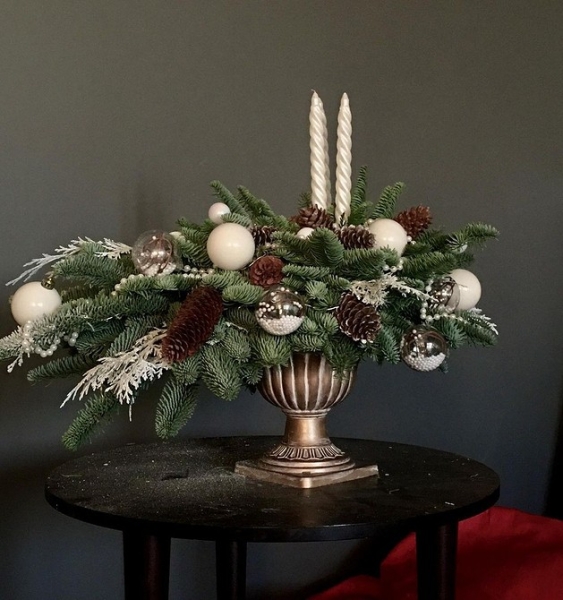 Как сделать новогодние композиции своими руками: идеи с видеоинструкциями и 62 фото