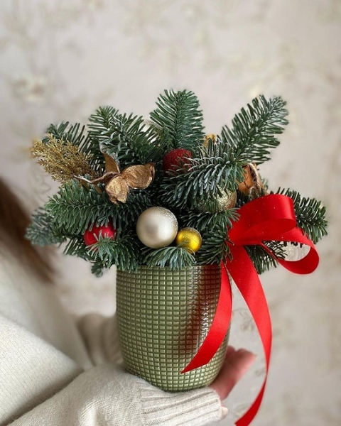 Как сделать новогодние композиции своими руками: идеи с видеоинструкциями и 62 фото