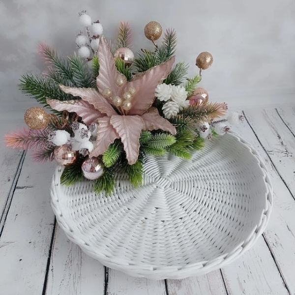 Как сделать новогодние композиции своими руками: идеи с видеоинструкциями и 62 фото