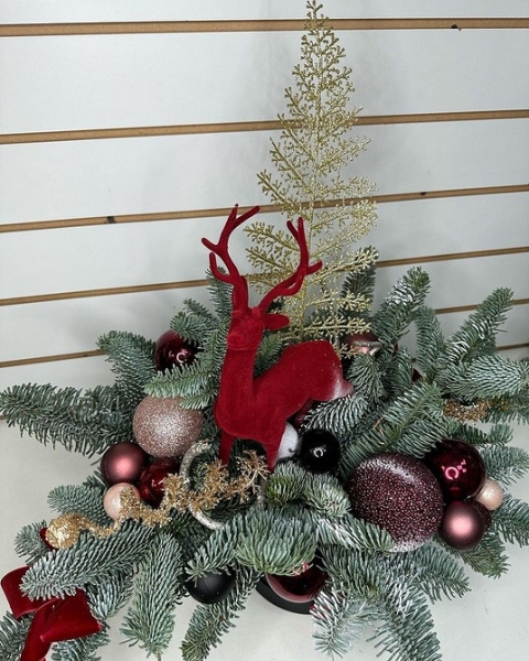 Как сделать новогодние композиции своими руками: идеи с видеоинструкциями и 62 фото