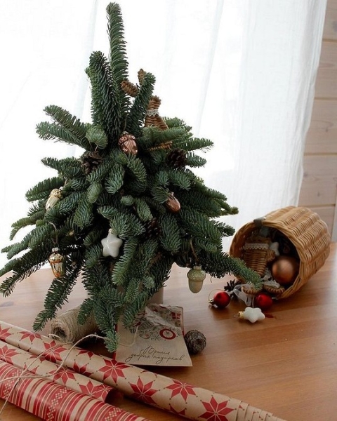 Как сделать новогодние композиции своими руками: идеи с видеоинструкциями и 62 фото