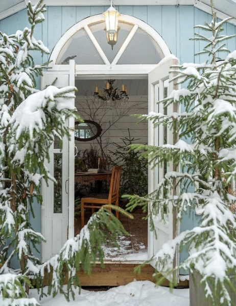 Как в сказке: волшебный новогодний декор небольшого деревенского дома 1967 года постройки