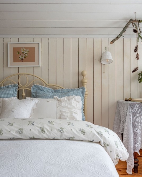 Как в сказке: волшебный новогодний декор небольшого деревенского дома 1967 года постройки