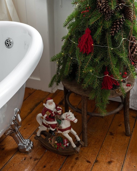 Как в сказке: волшебный новогодний декор небольшого деревенского дома 1967 года постройки