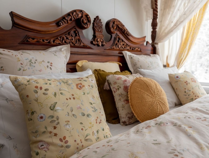 Как в сказке: волшебный новогодний декор небольшого деревенского дома 1967 года постройки